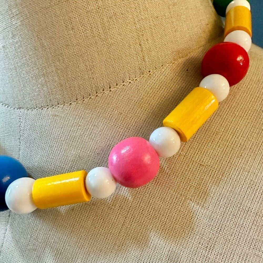 Colorful beaded necklace - Picture 3 of 6